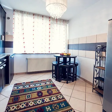 Herastrau Own Garden Apt Appartement Boekarest