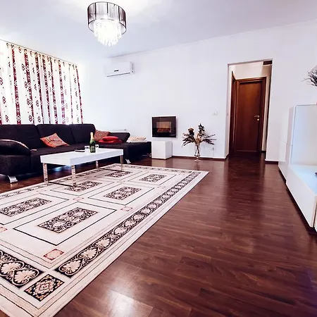 Herastrau Own Garden Apt Appartement Boekarest